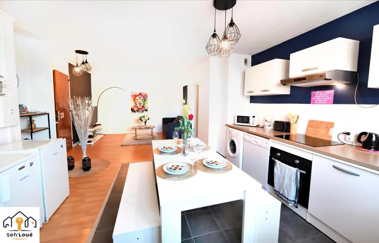 Проживание в семье Chambre 4 Avec Sdb Privatif Et Communs A Partager Sehloue Сен-Бриё Франция